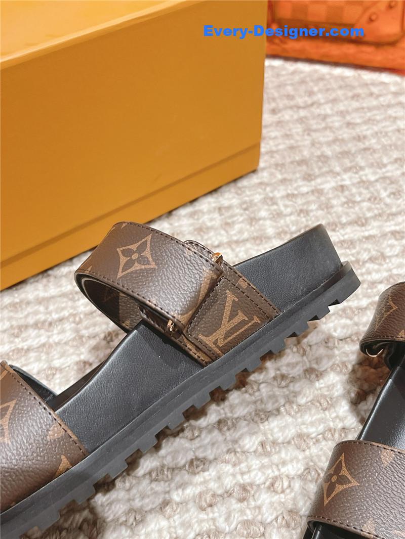 l0vis Vvtt0n lv new embossed sandals and slippers