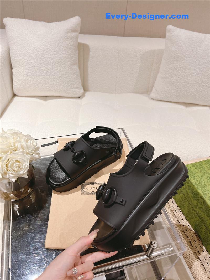 Gvc*1 buckle platform loafer