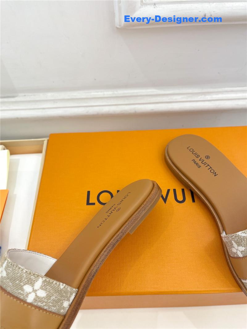 l0vis Vvtt0n lv spring and summer new metal buckle slippers