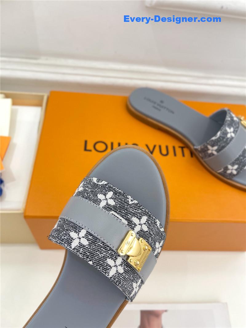 l0vis Vvtt0n lv spring and summer new metal buckle slippers