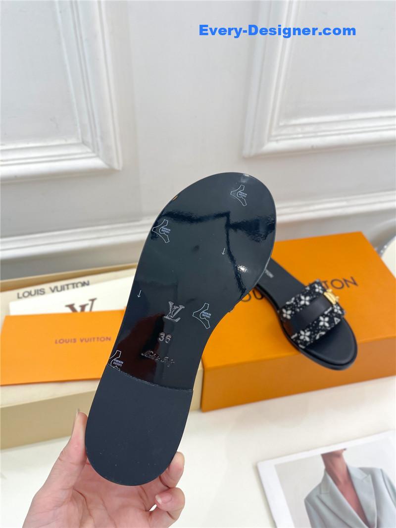 l0vis Vvtt0n lv spring and summer new metal buckle slippers
