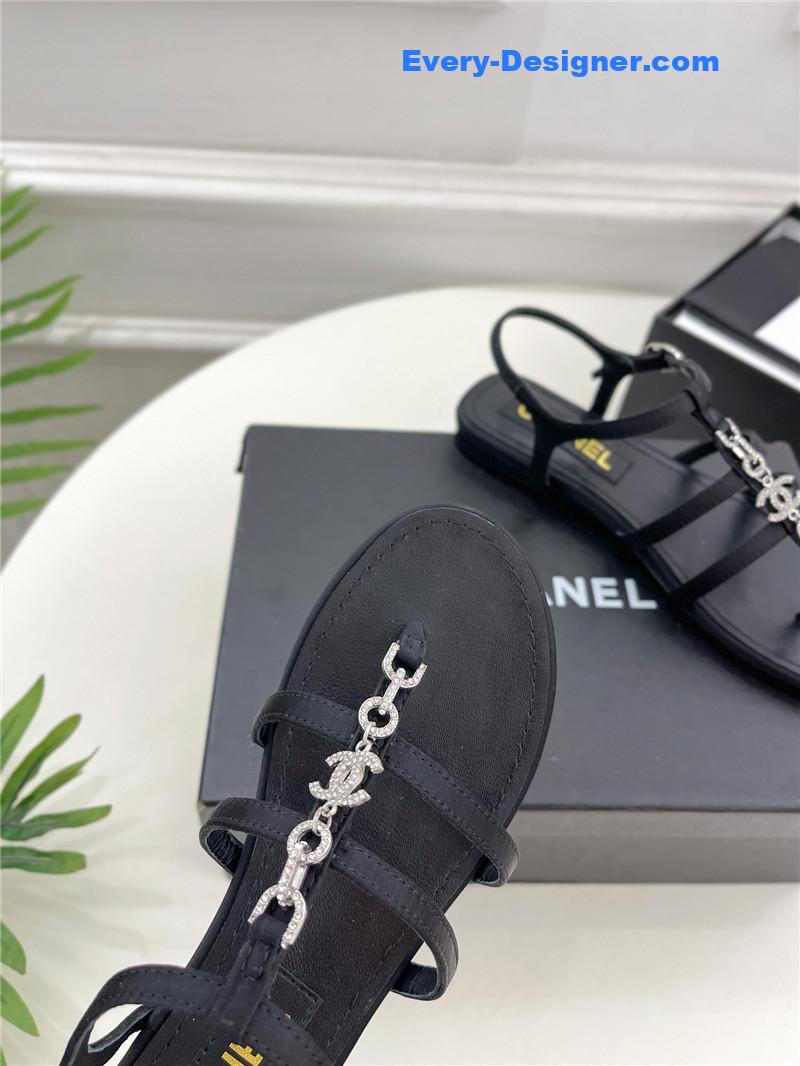 CC new transparent with classic sandals