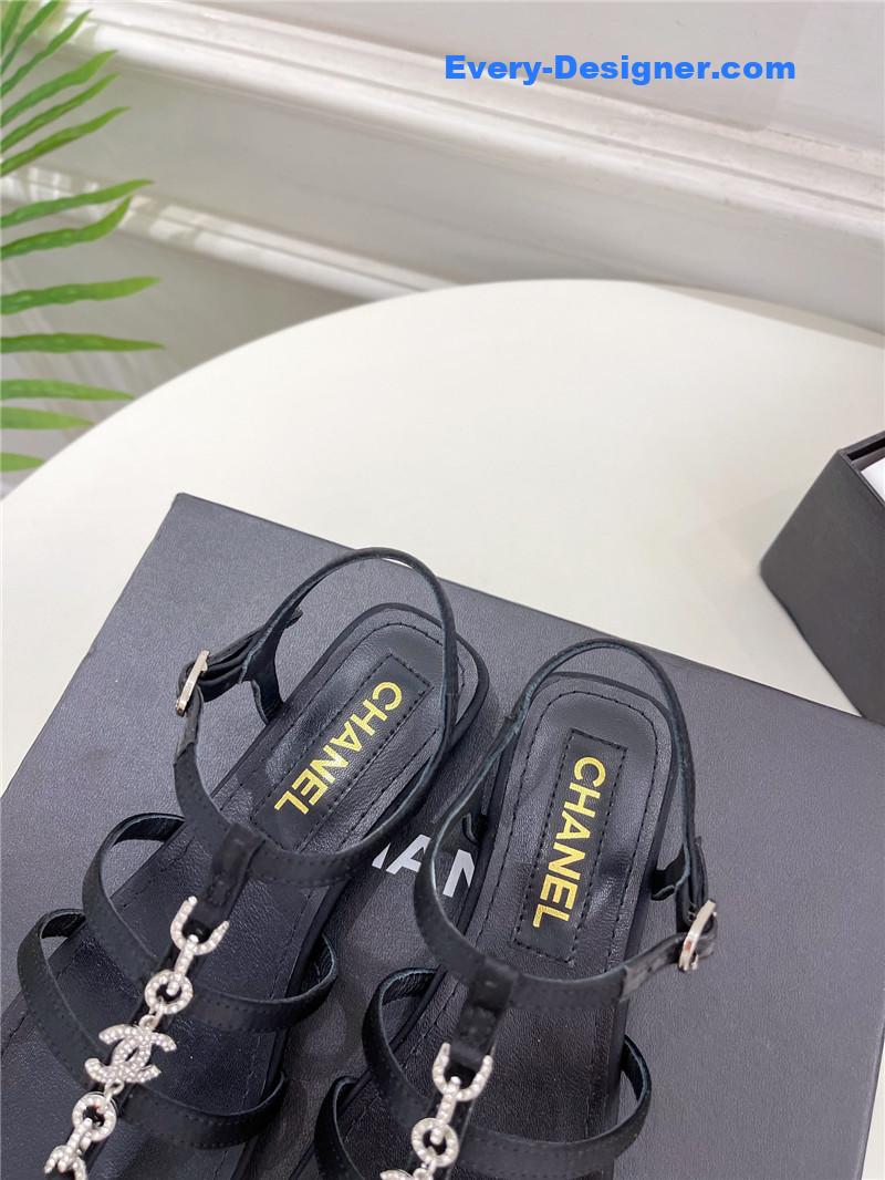 CC new transparent with classic sandals