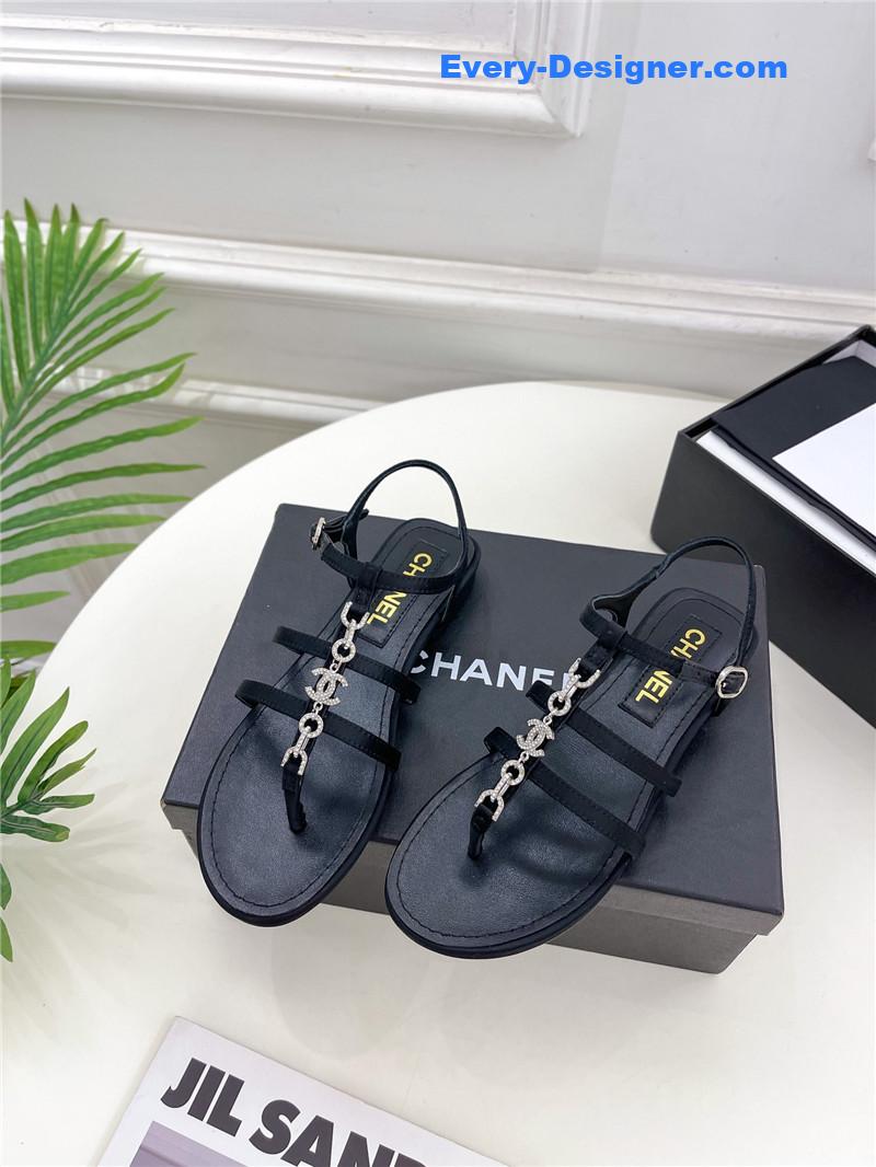 CC new transparent with classic sandals