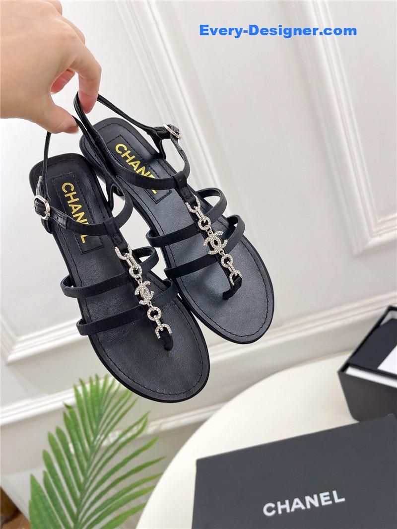 CC new transparent with classic sandals