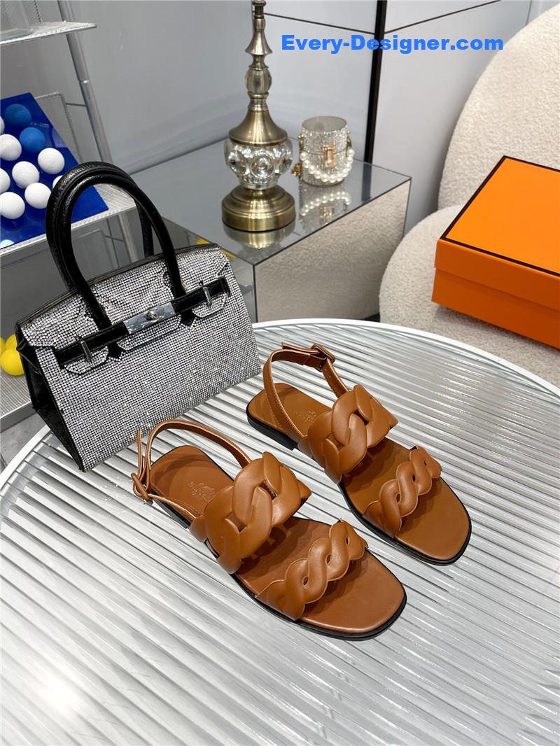 H**me5 pig nose sandals