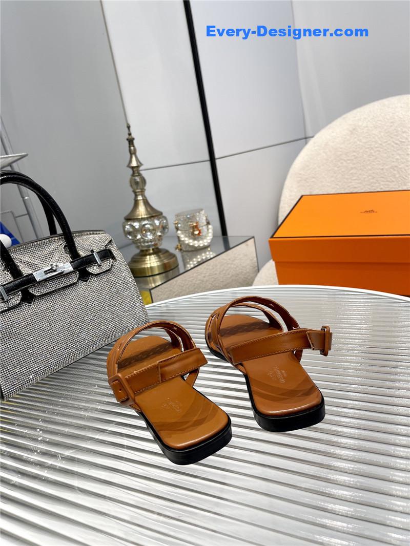 H**me5 pig nose sandals