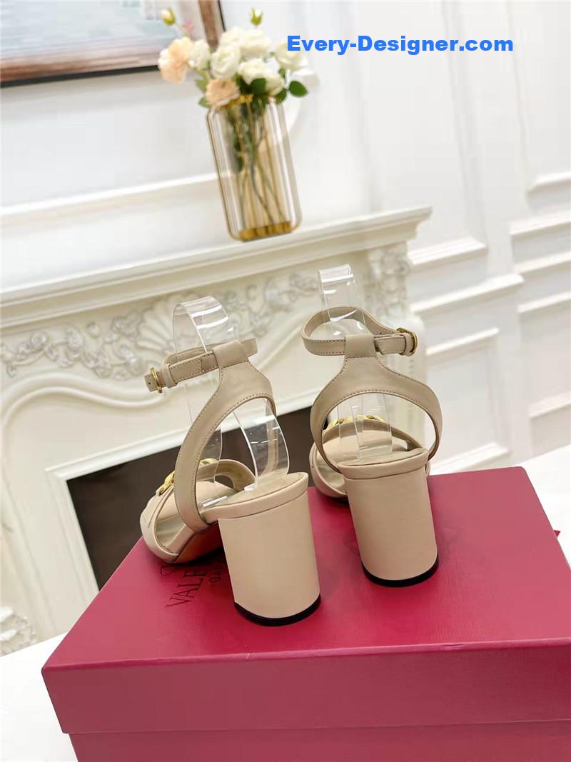 Va1e*ntin0 new women’s sandals