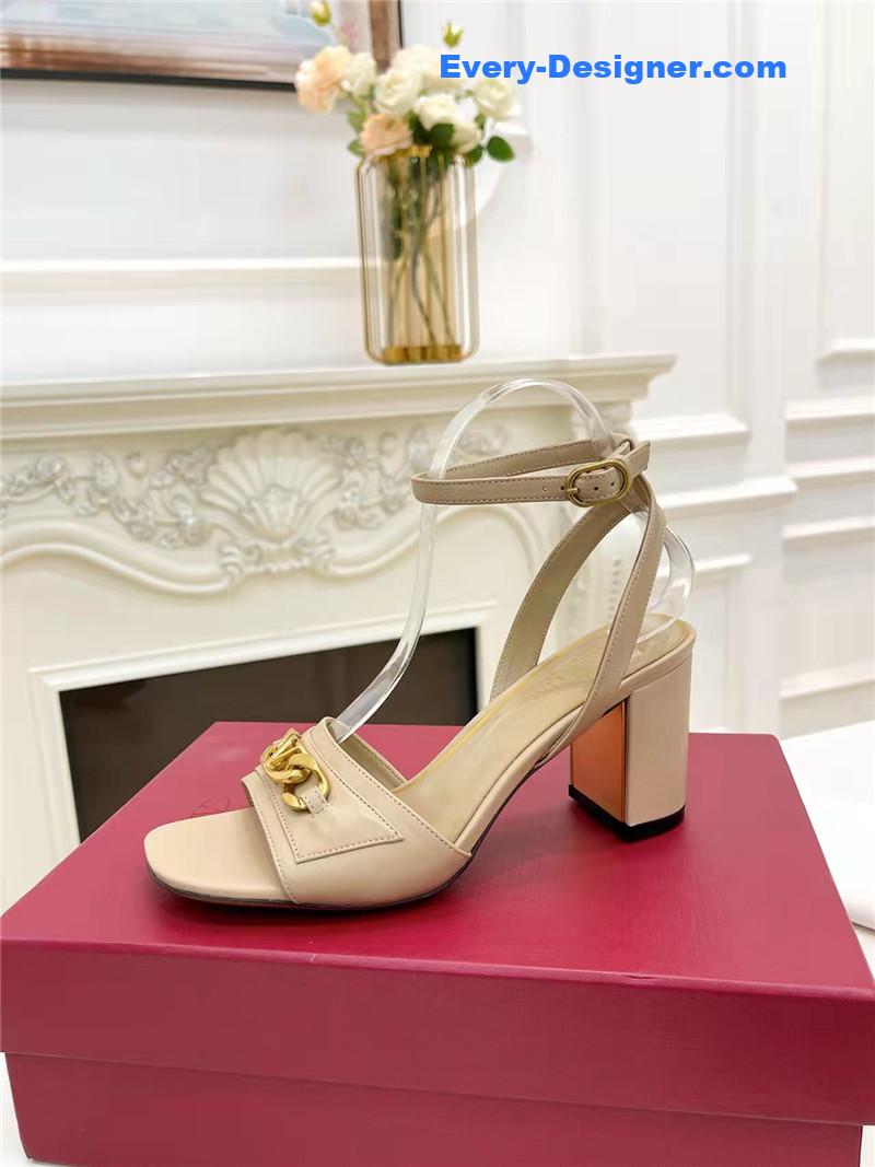 Va1e*ntin0 new women’s sandals