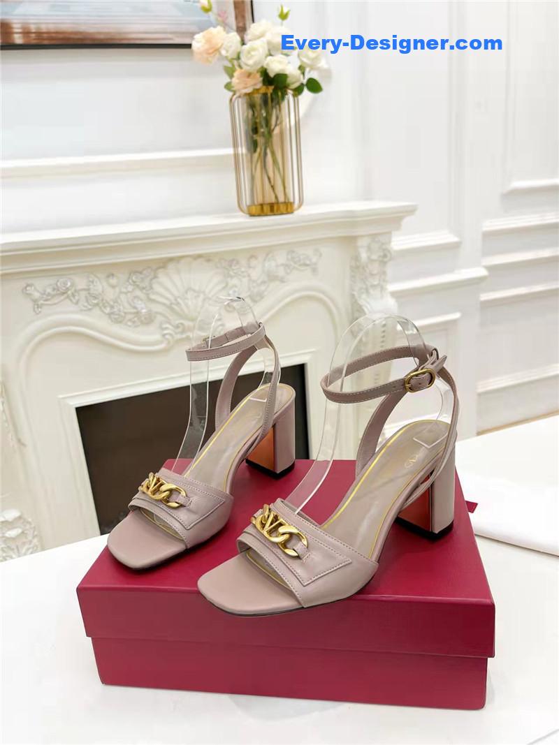 Va1e*ntin0 new women’s sandals