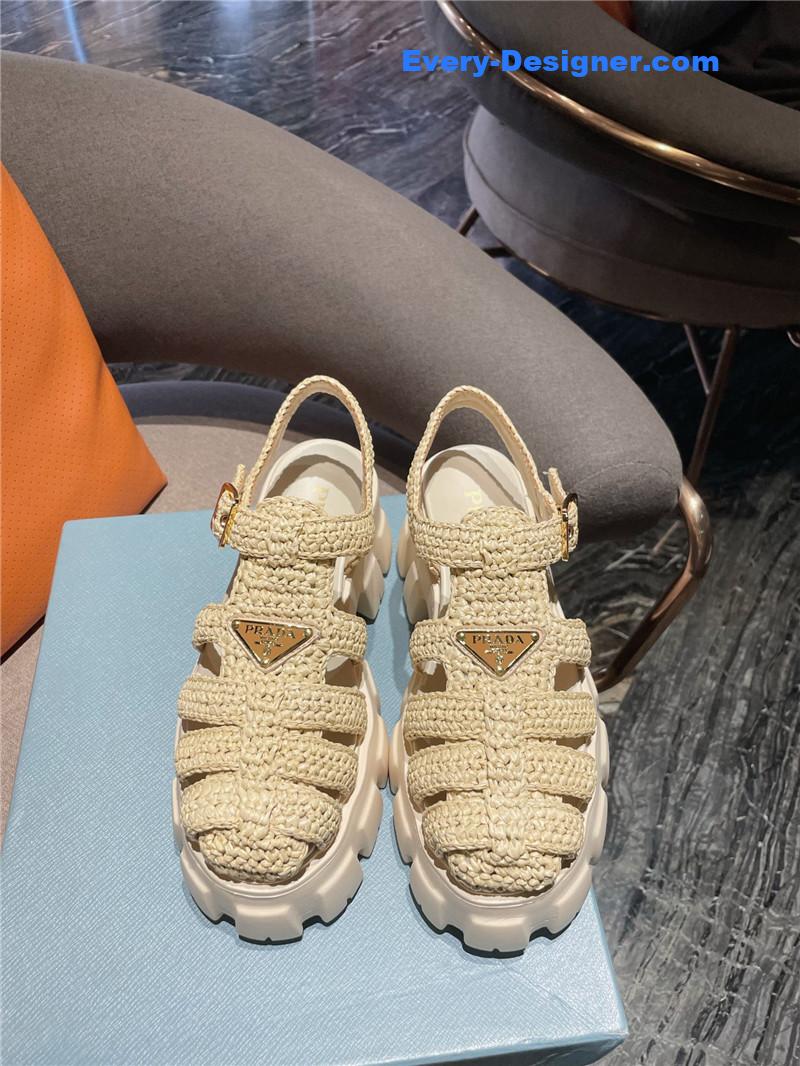 Pra*a new raffia straw roman sandals