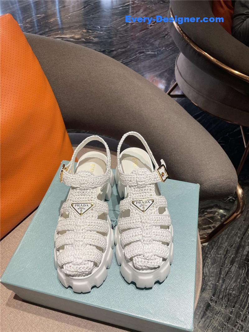 Pra*a new raffia straw roman sandals