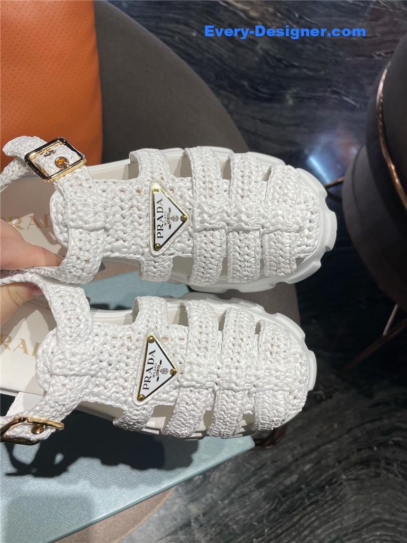 Pra*a new raffia straw roman sandals