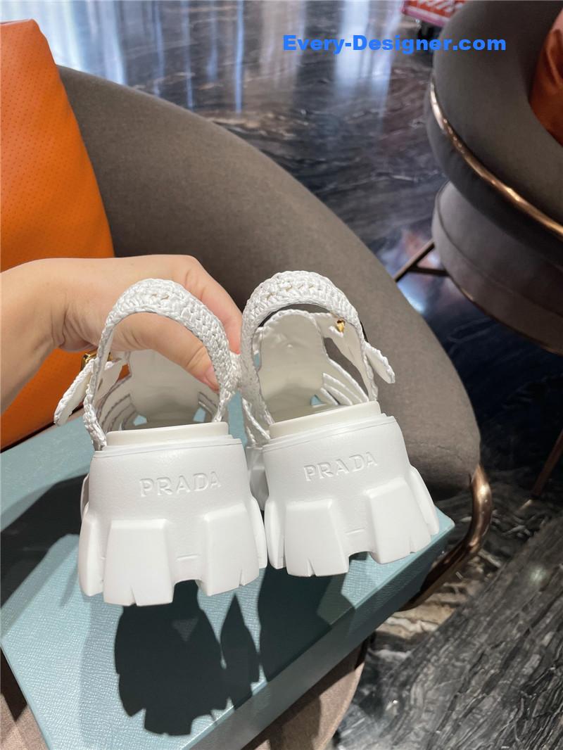 Pra*a new raffia straw roman sandals