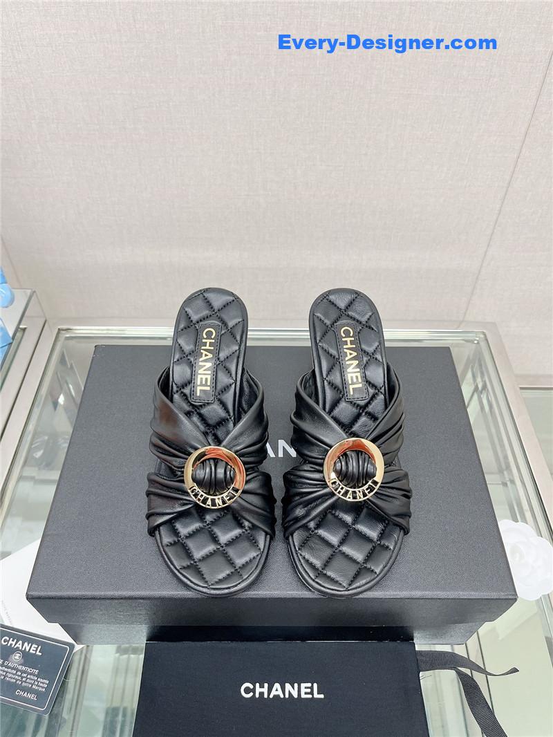 CC cross strap round buckle slippers