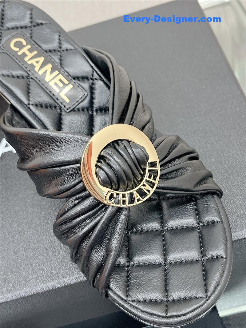 CC cross strap round buckle slippers