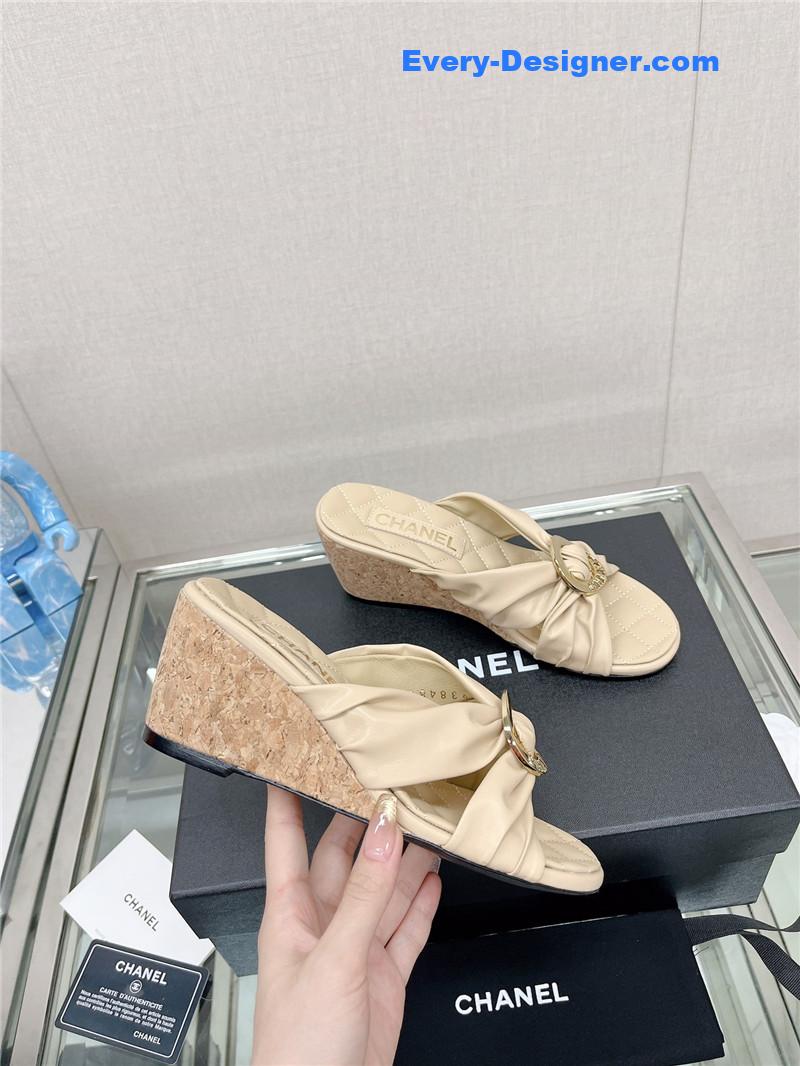 CC cross strap round buckle slippers