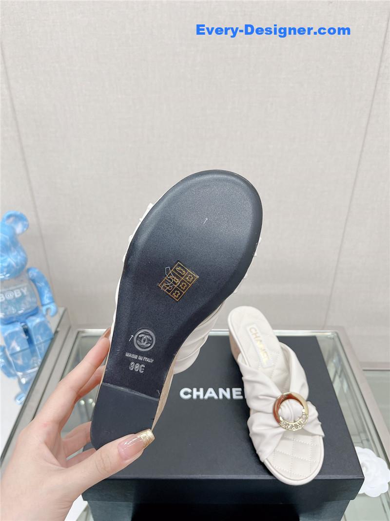 CC cross strap round buckle slippers