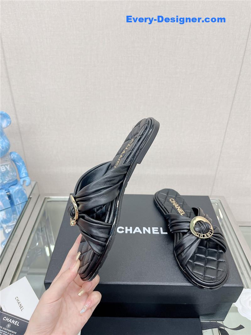 CC cross strap round buckle slippers