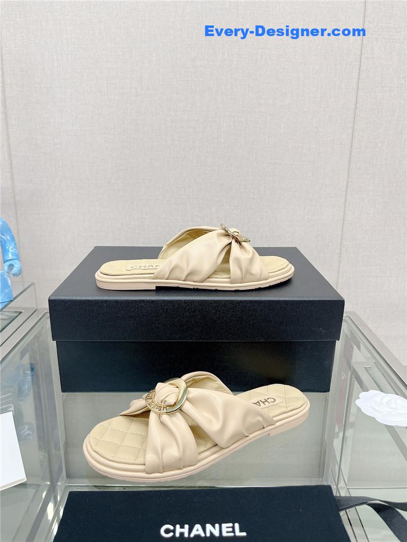 CC cross strap round buckle slippers