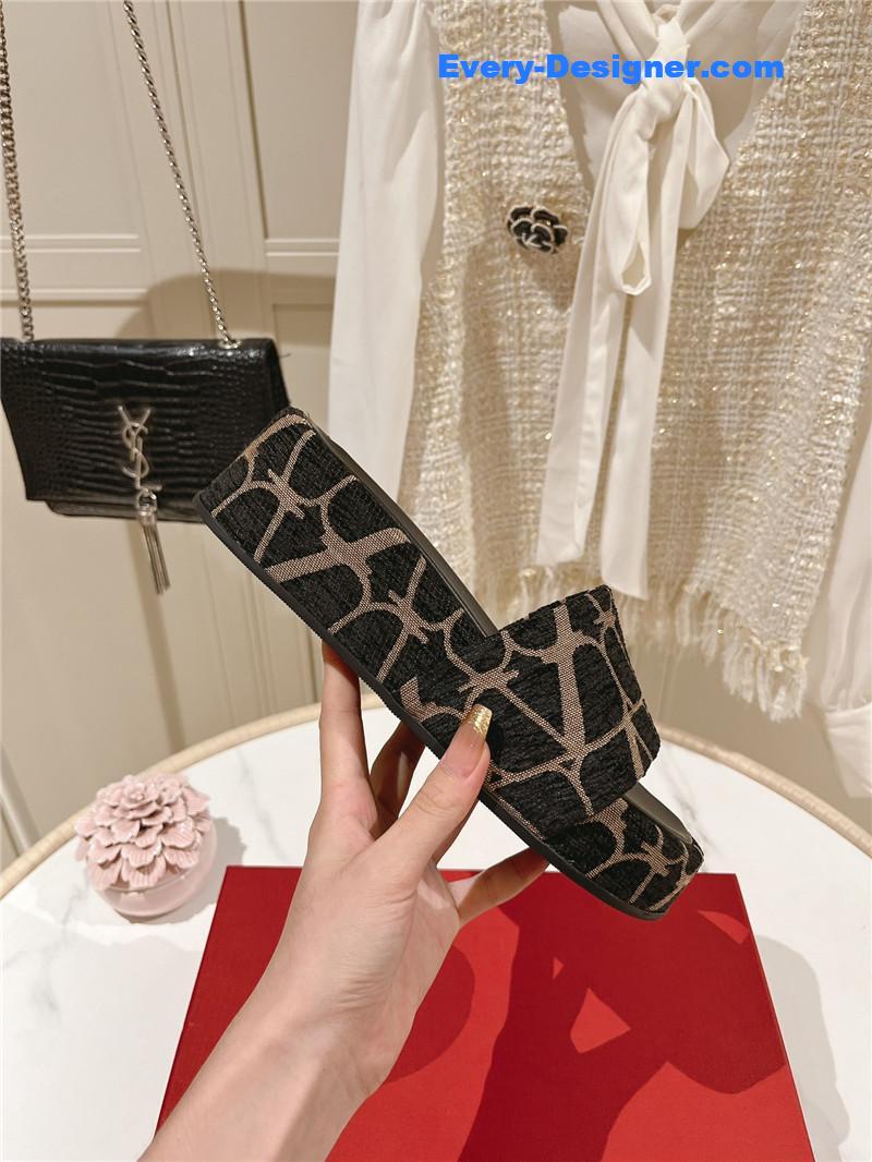 Va1e*ntin0 platform sandals in platform sandals
