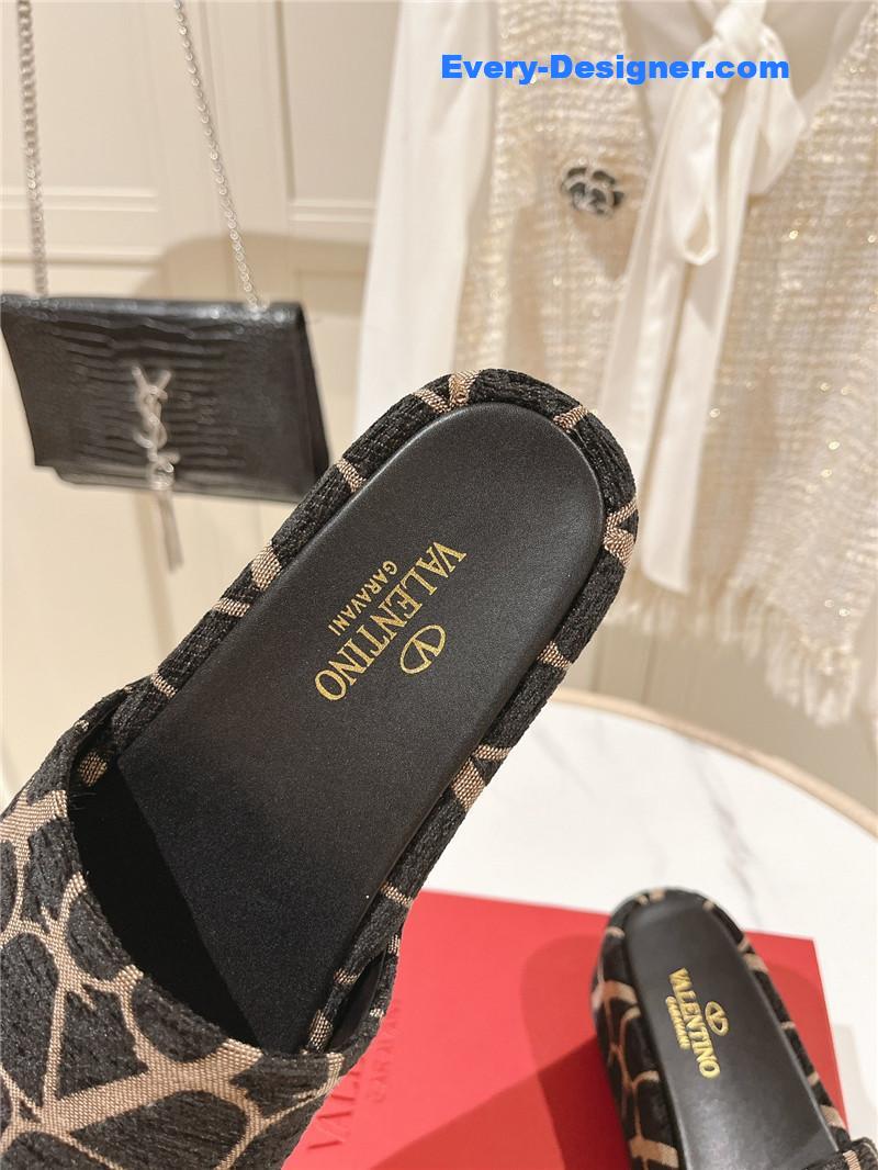 Va1e*ntin0 platform sandals in platform sandals