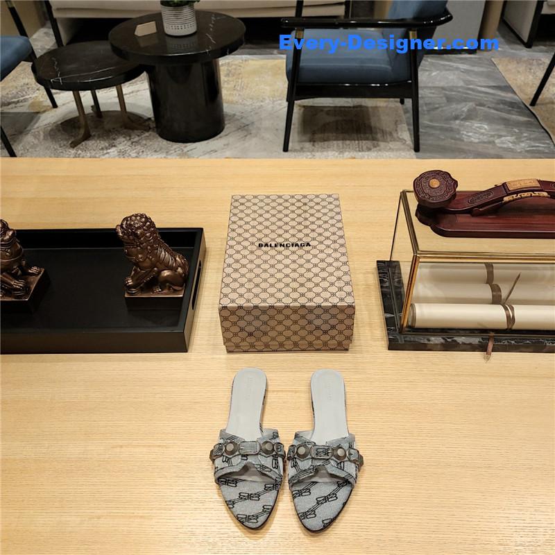 Ba1en*iaga lecagole series slippers