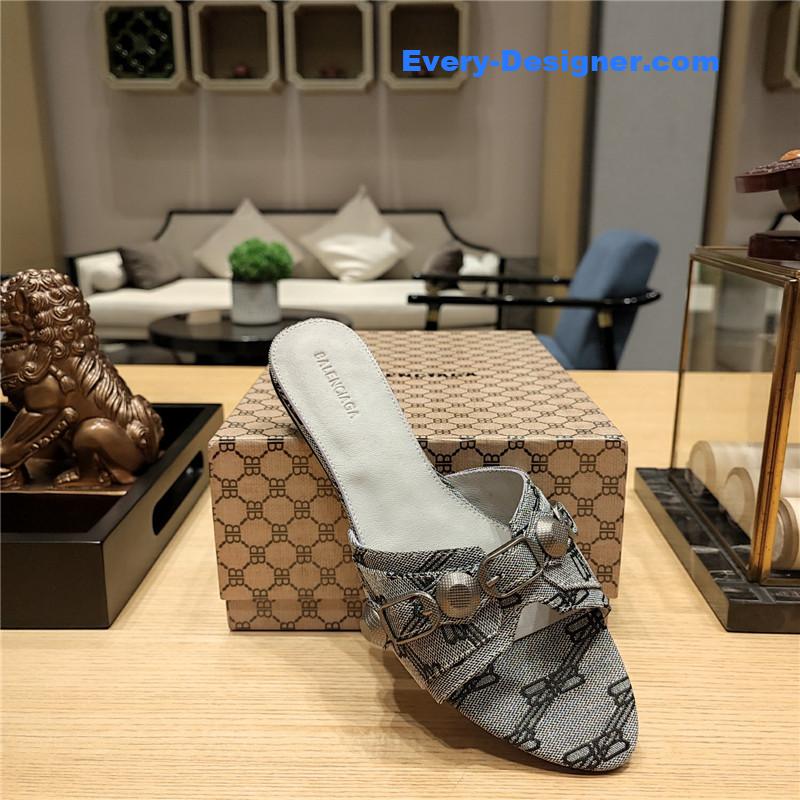 Ba1en*iaga lecagole series slippers