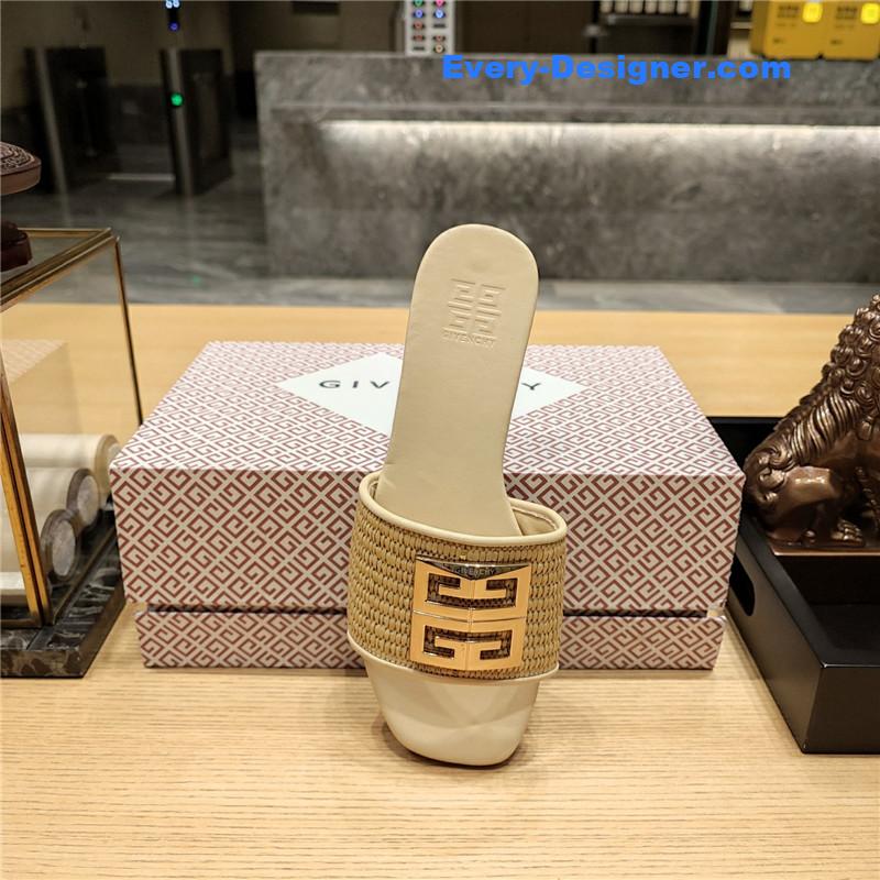 Givenchy Trendy Flat Slides