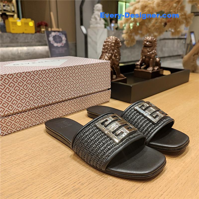 Givenchy Trendy Flat Slides