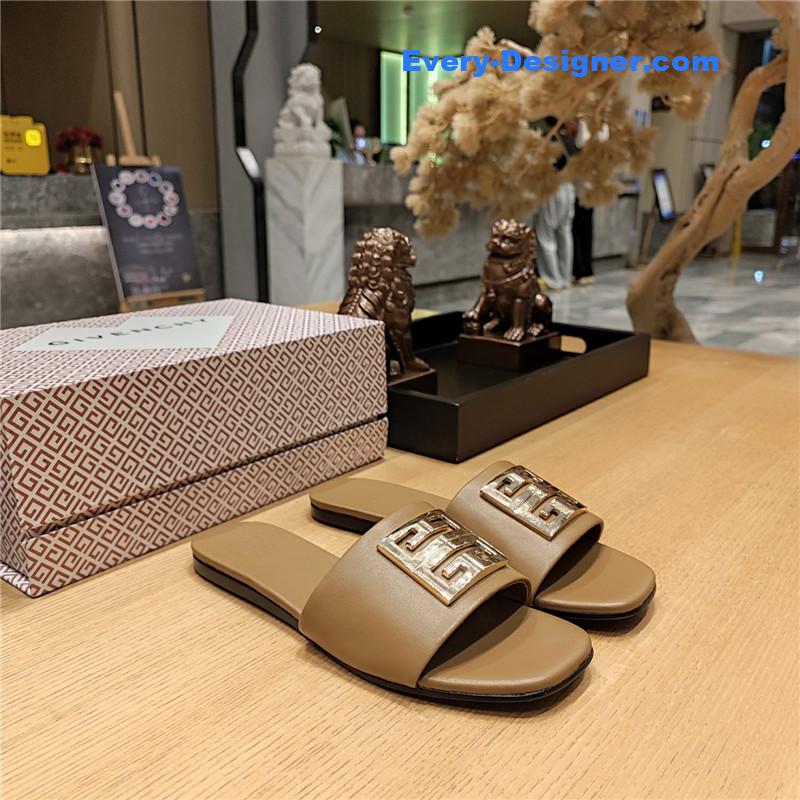 Givenchy Trendy Flat Slides