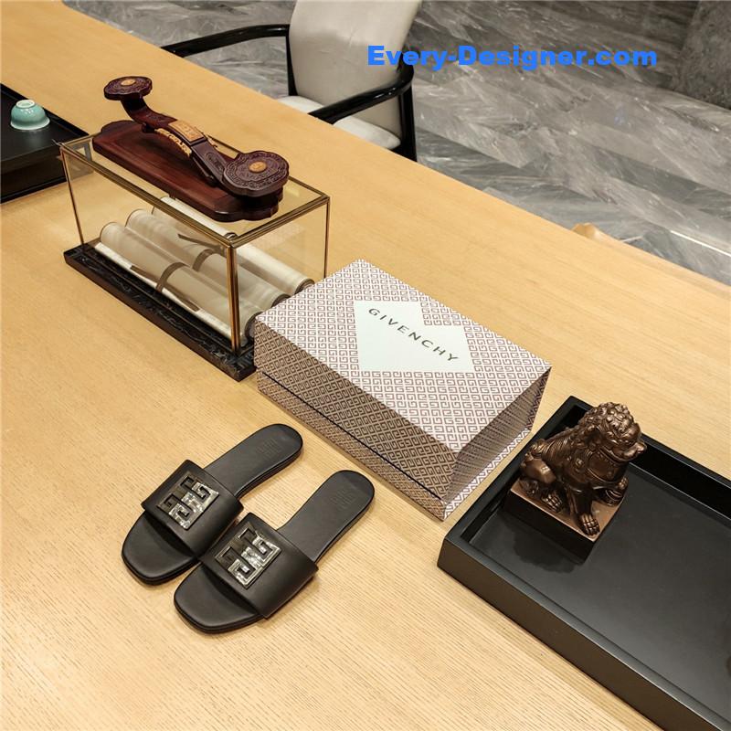 Givenchy Trendy Flat Slides