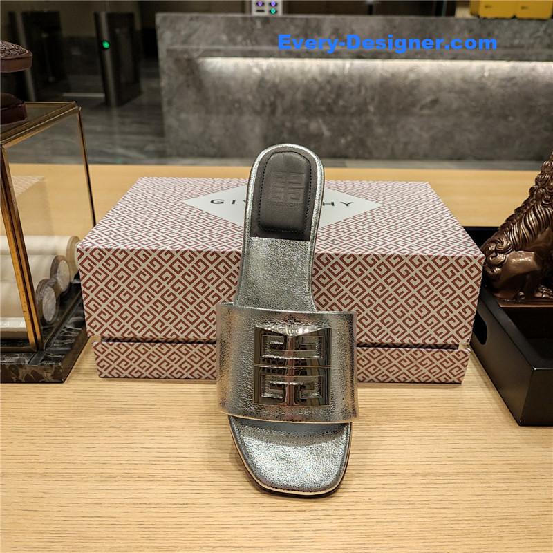 Givenchy Trendy Flat Slides