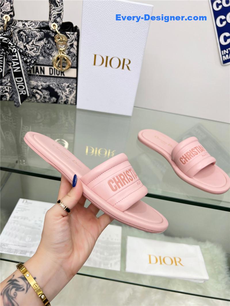 D10r platform sandals