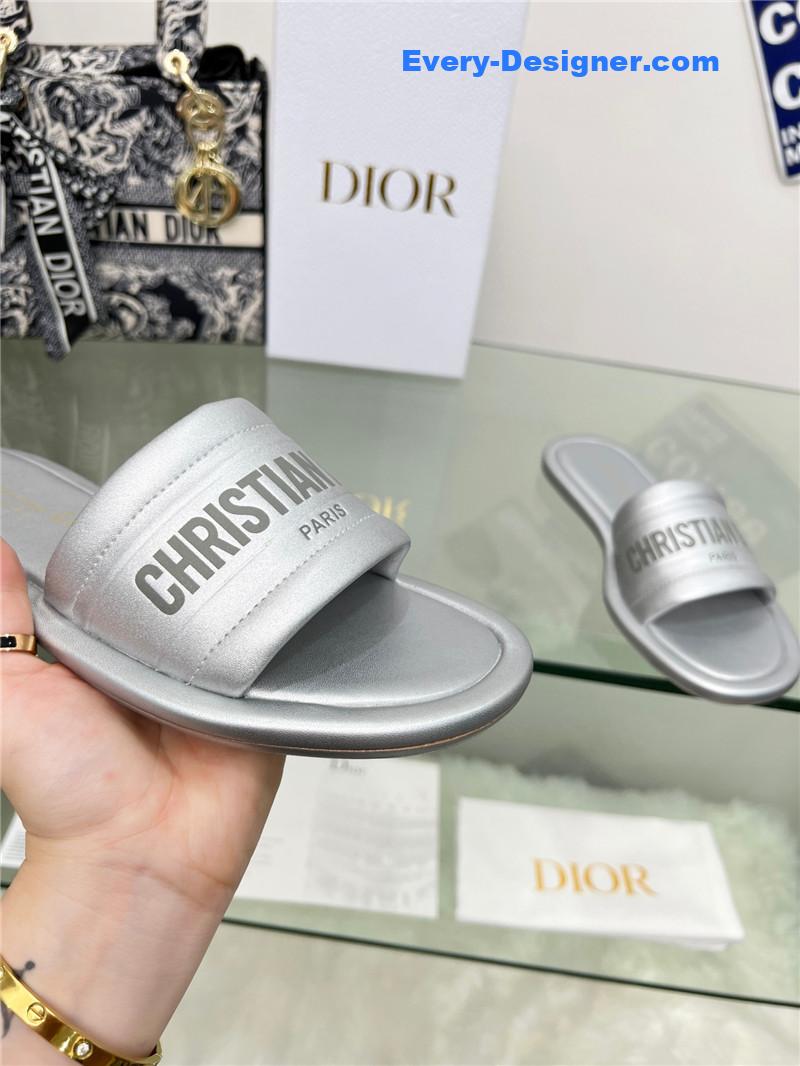 D10r platform sandals