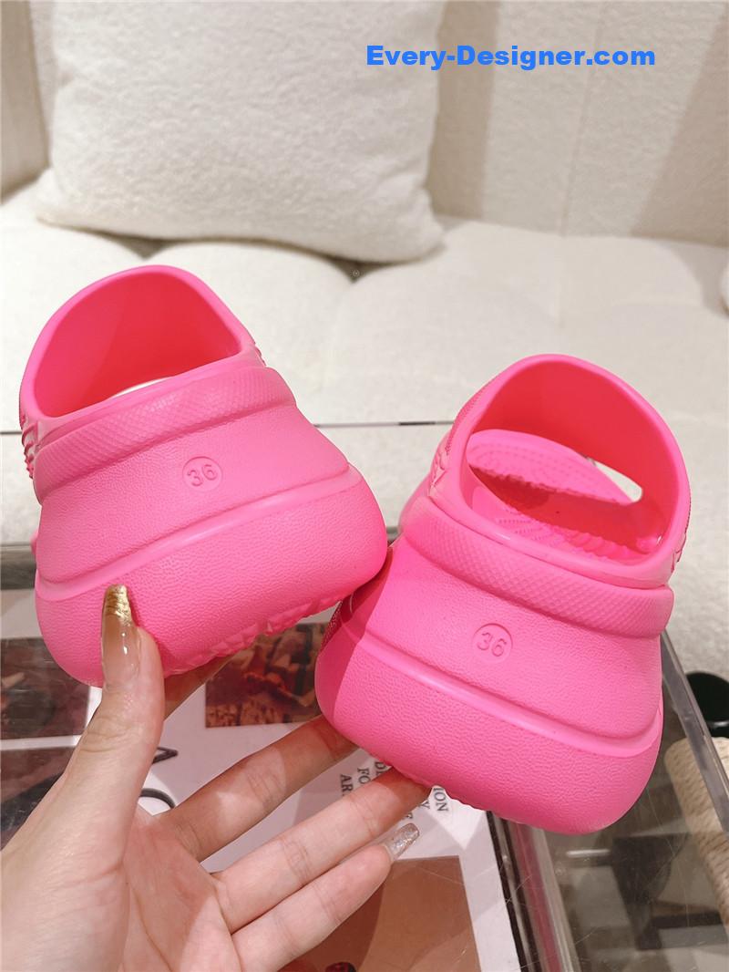 Ba1en*iaga explosive wedge platform sandals