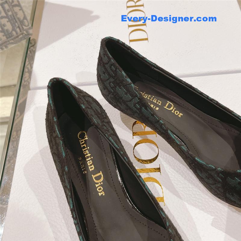 D10r early spring new cat heel shoes