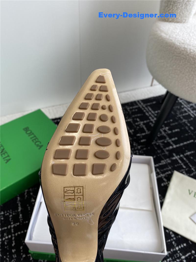 b0tt*ga Ven*ta pre-fall new bunnie mules