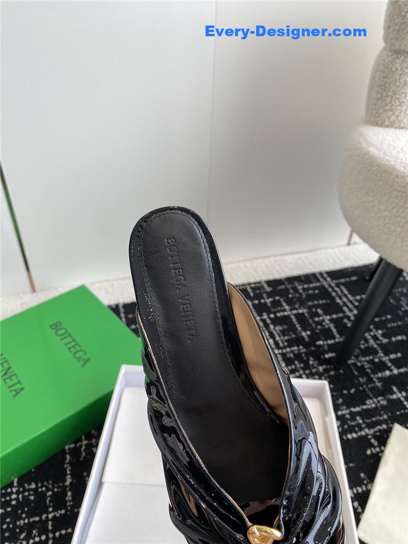 b0tt*ga Ven*ta pre-fall new bunnie mules