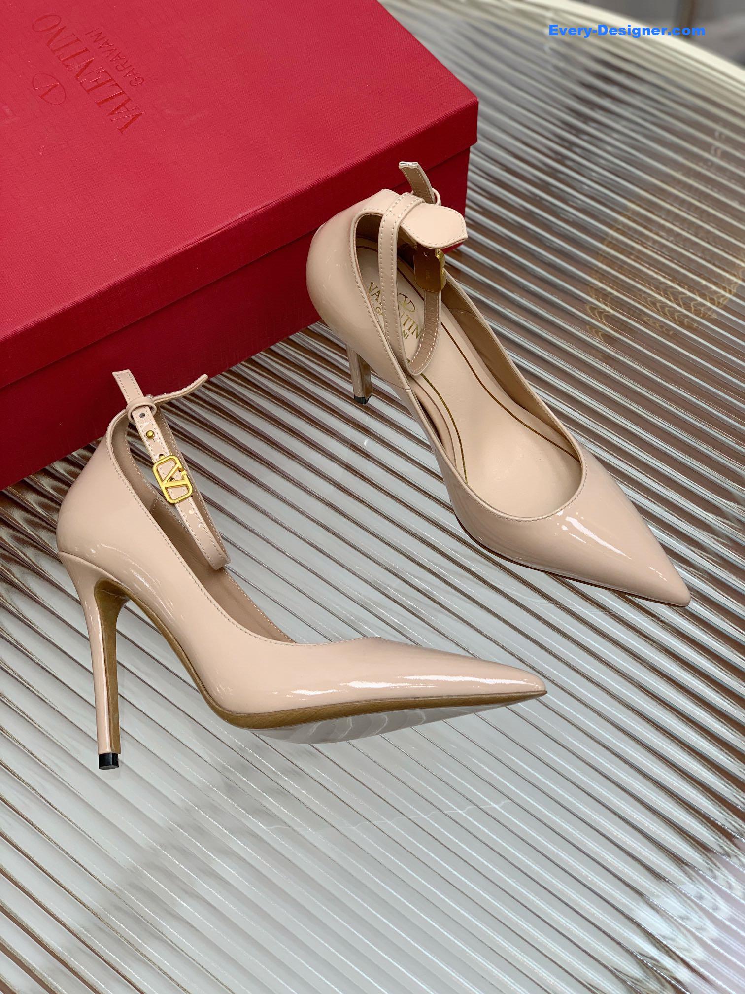 Va1e*ntin0 high heel pointed shoes