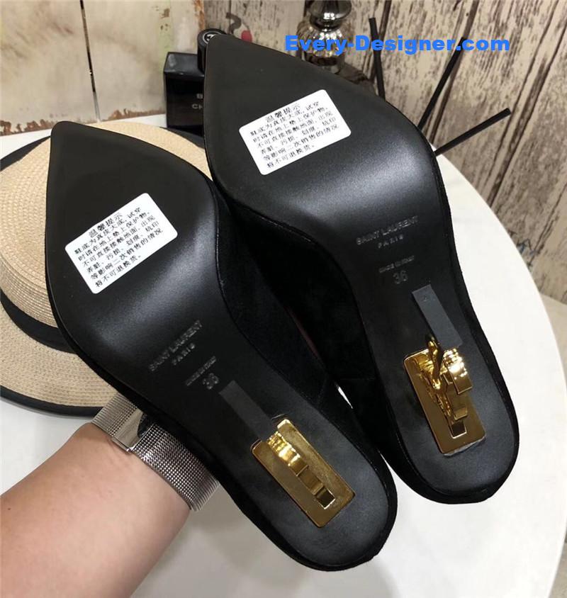 Y51 classic Y51 logo heel pumps