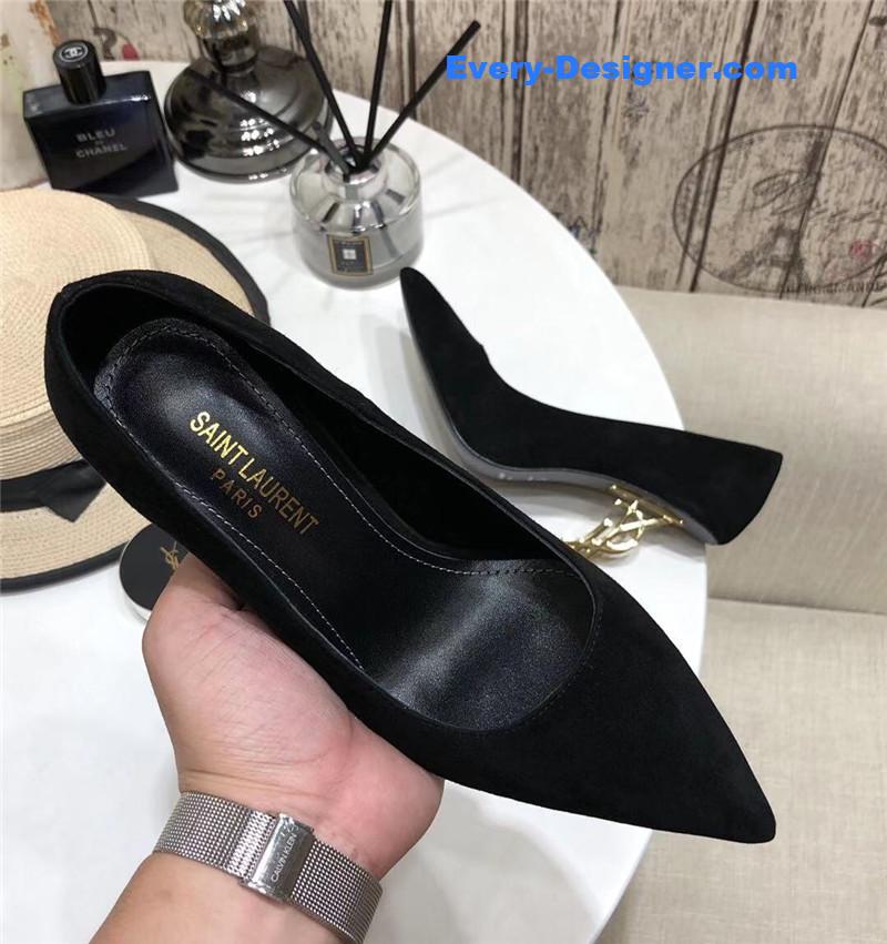 Y51 classic Y51 logo heel pumps
