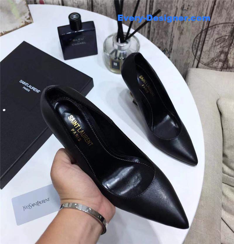 Y51 classic Y51 logo heel pumps