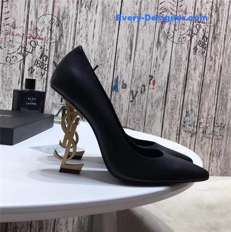 Y51 classic Y51 logo heel pumps