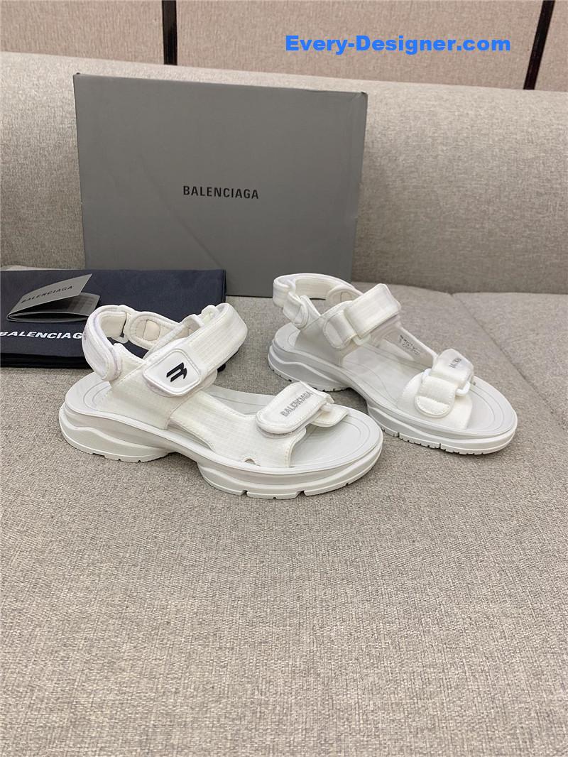 Ba1en*iaga new velcro sandals