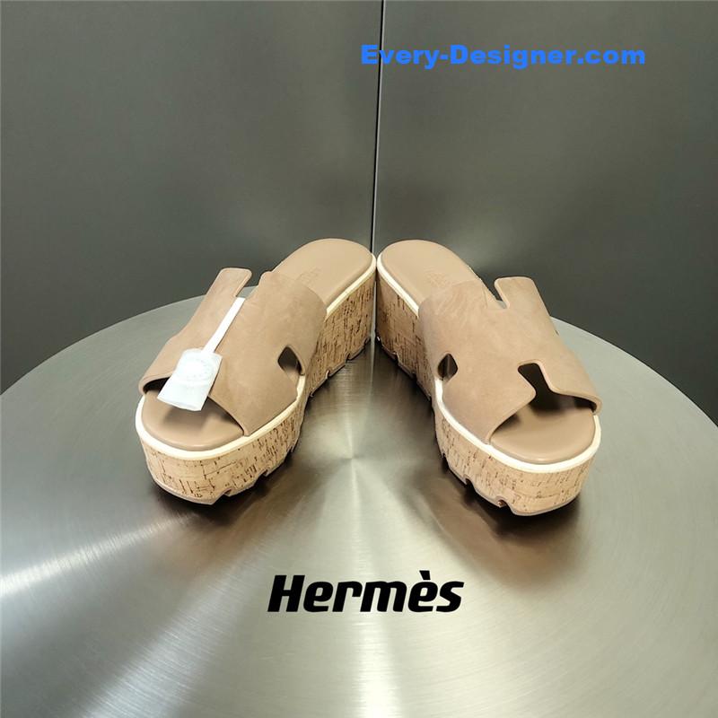 H**me5 platform slippers