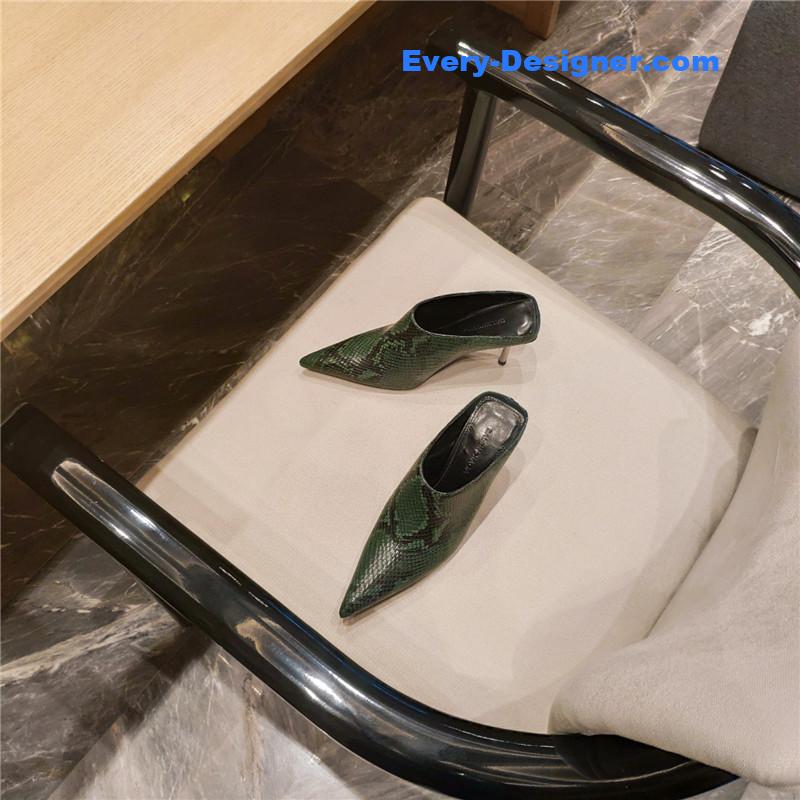 Ba1en*iaga deep toe slippers