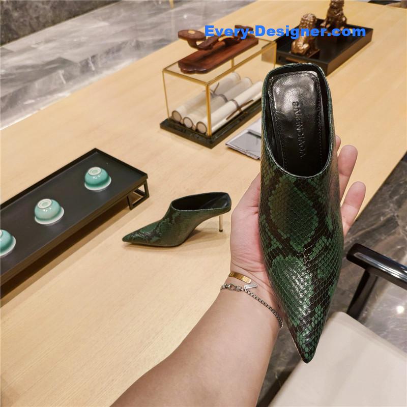 Ba1en*iaga deep toe slippers