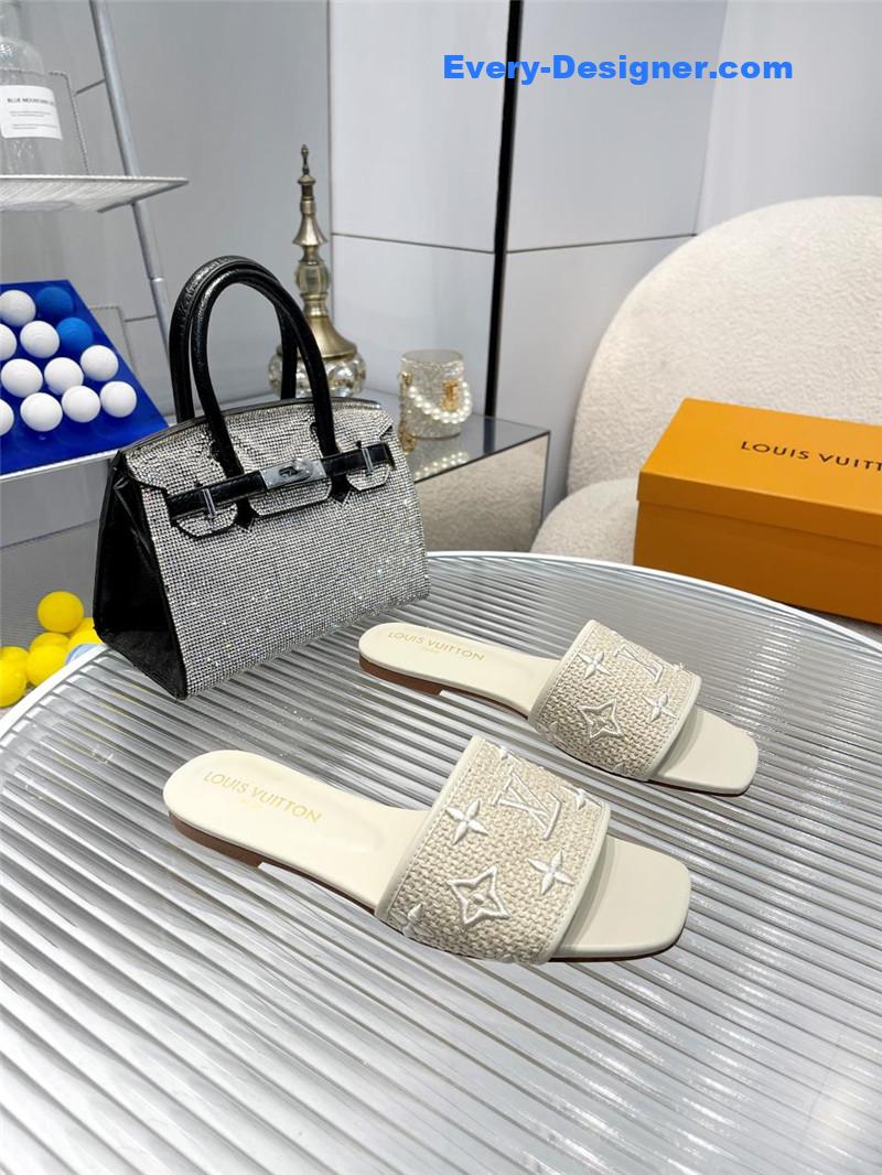 l0vis Vvtt0n lv catwalk flat slippers