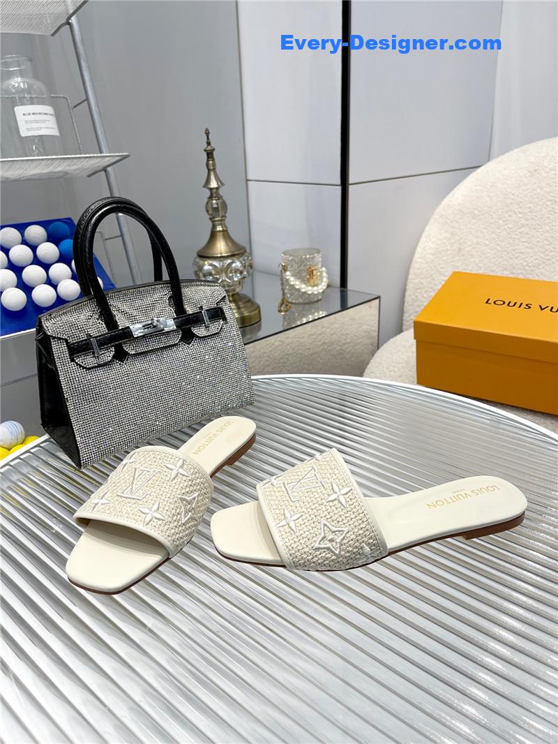 l0vis Vvtt0n lv catwalk flat slippers